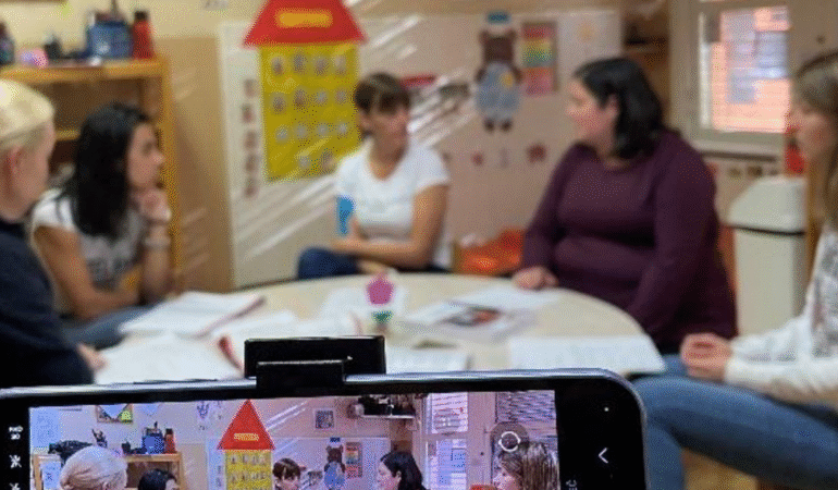 Videoposnetki za e-priročnik – z znanjem in sodelovanjem do krepitev mehkih veščin vodenja